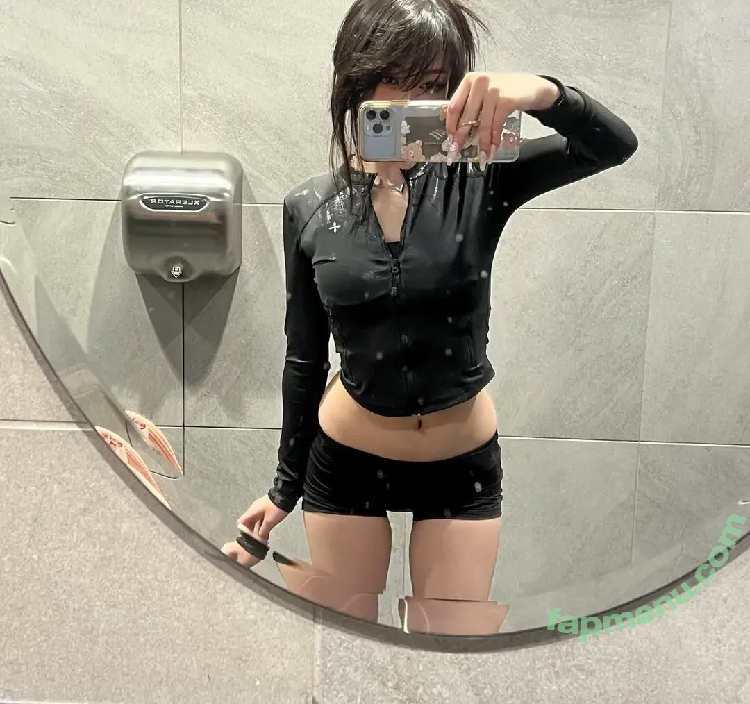 basedlilv nude photo #0074 (basedlilv)