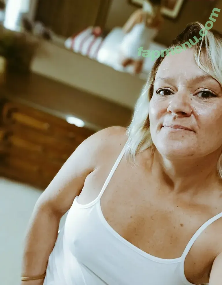 Basedmama nude photo #0097 (Basednormiemama)