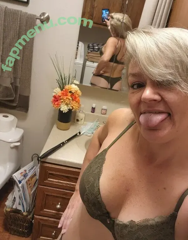 Basedmama nude photo #0200 (Basednormiemama)