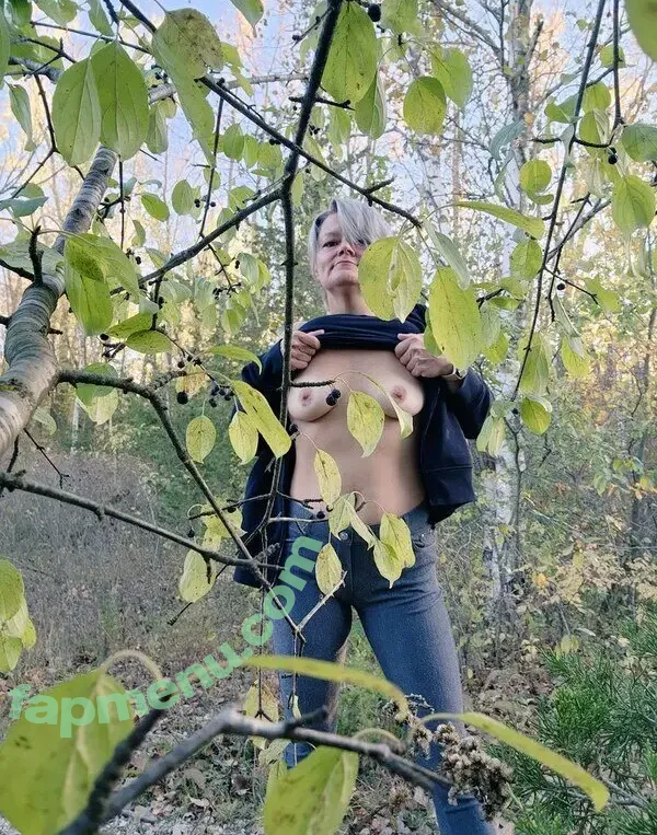 Basedmama nude photo #0201 (Basednormiemama)