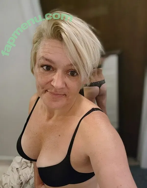 Basedmama nude photo #0207 (Basednormiemama)