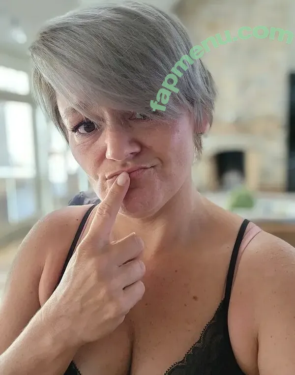 Basedmama nude photo #0213 (Basednormiemama)