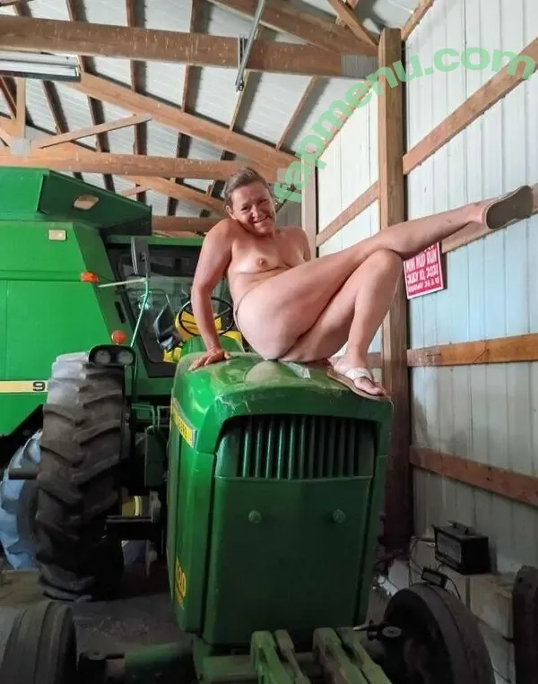 Basedmama nude photo #0267 (Basednormiemama)