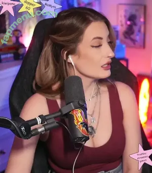 BasicWitGirl / tbhlessbasic nude photo #0136