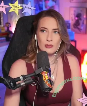 BasicWitGirl / tbhlessbasic nude photo #0143