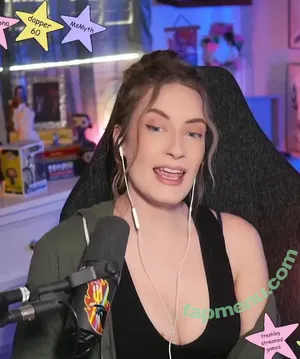 BasicWitGirl / tbhlessbasic nude photo #0183