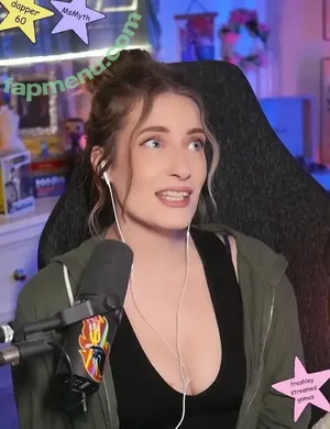 BasicWitGirl / tbhlessbasic nude photo #0191