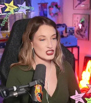 BasicWitGirl / tbhlessbasic nude photo #0203