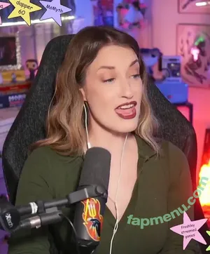 BasicWitGirl / tbhlessbasic nude photo #0218