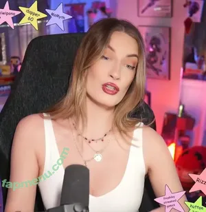 BasicWitGirl / tbhlessbasic nude photo #0230