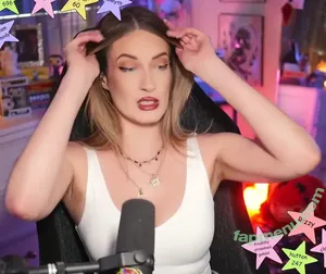 BasicWitGirl / tbhlessbasic nude photo #0231