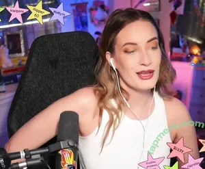 BasicWitGirl / tbhlessbasic nude photo #0275