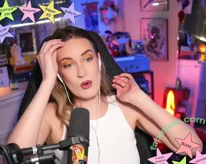 BasicWitGirl / tbhlessbasic nude photo #0281