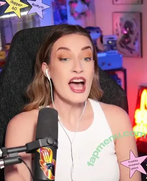 BasicWitGirl / tbhlessbasic nude photo #0284