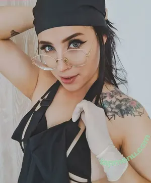  nude photo #0004