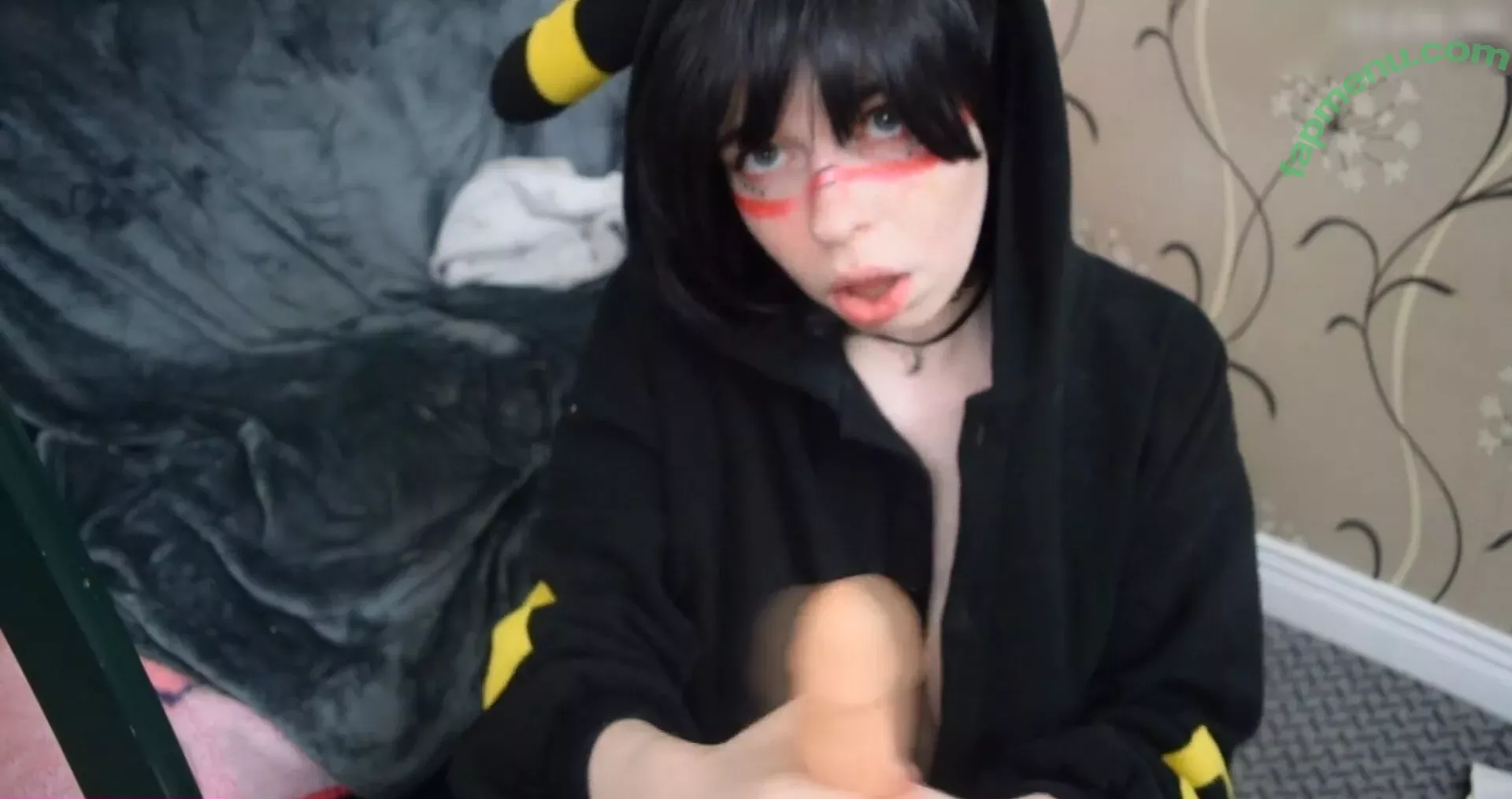 Bat Maisie nude photo #0101 (Maisiebear)