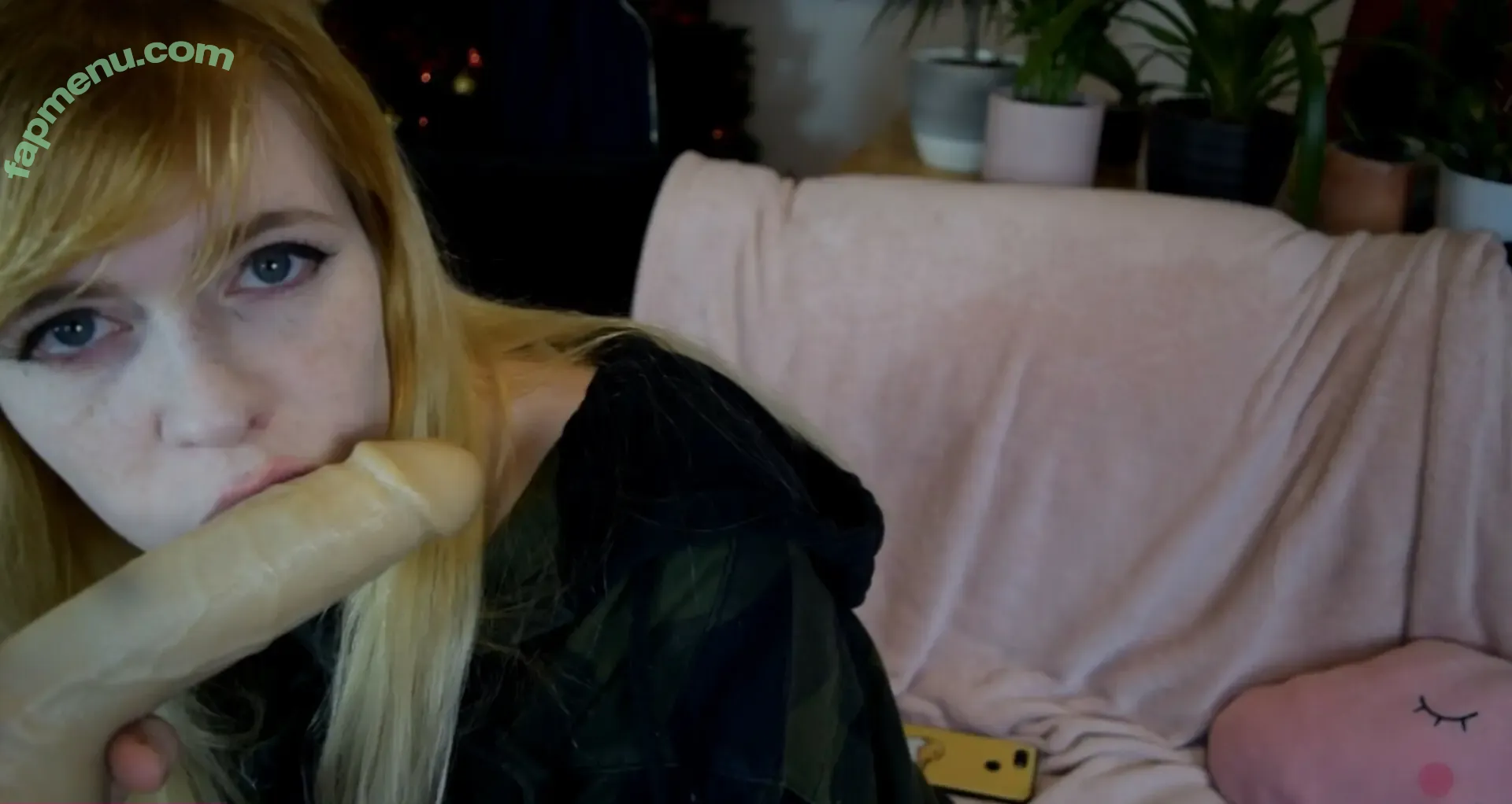 Bat Maisie nude photo #0134 (Maisiebear)