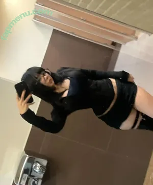 bat_spitt nude