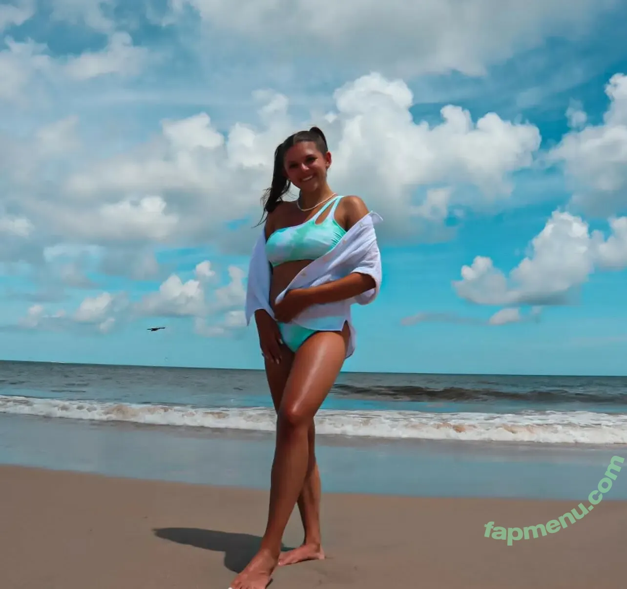 BAYLEEMARTIN nude photo #0006 (bayleemartinn)