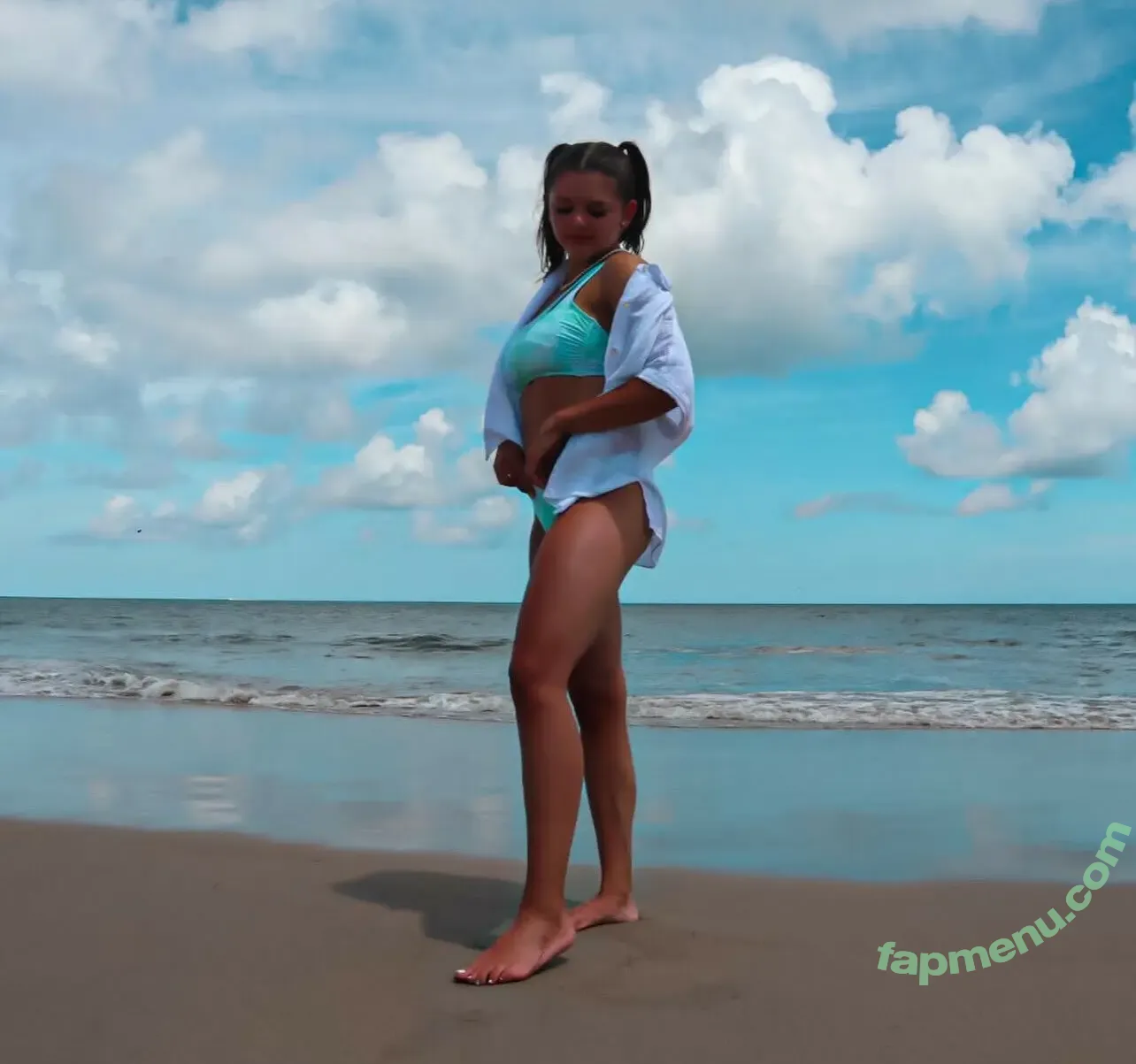 BAYLEEMARTIN nude photo #0007 (bayleemartinn)