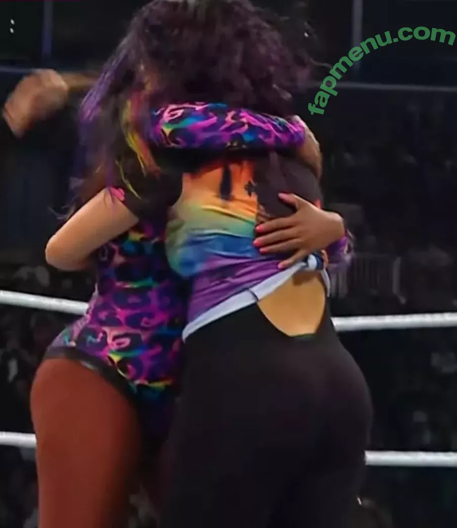 Bayley nude photo #1126 (Pamela Rose Martinez / bayley.r / itsmebayley)