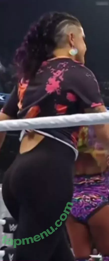 Bayley nude photo #1128 (Pamela Rose Martinez / bayley.r / itsmebayley)