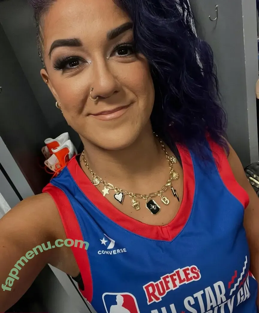 Bayley nude photo #1354 (Pamela Rose Martinez / bayley.r / itsmebayley)