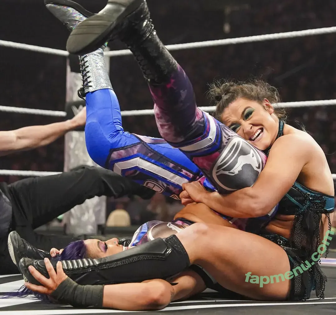 Bayley nude photo #1396 (Pamela Rose Martinez / bayley.r / itsmebayley)