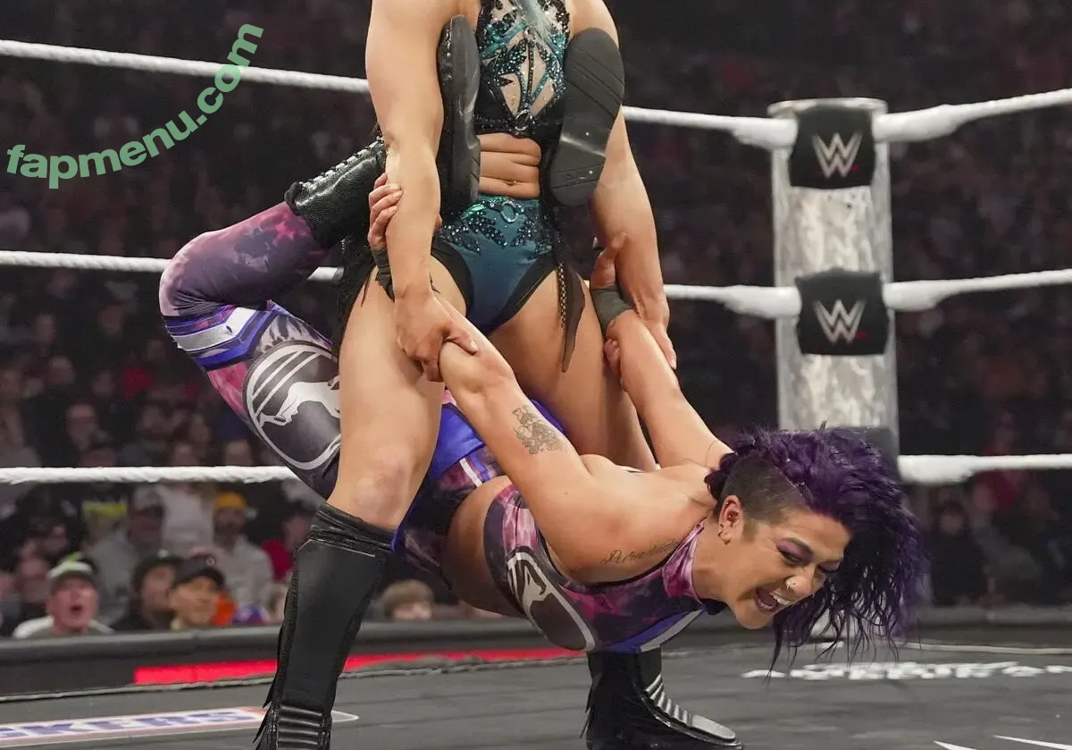 Bayley nude photo #1397 (Pamela Rose Martinez / bayley.r / itsmebayley)