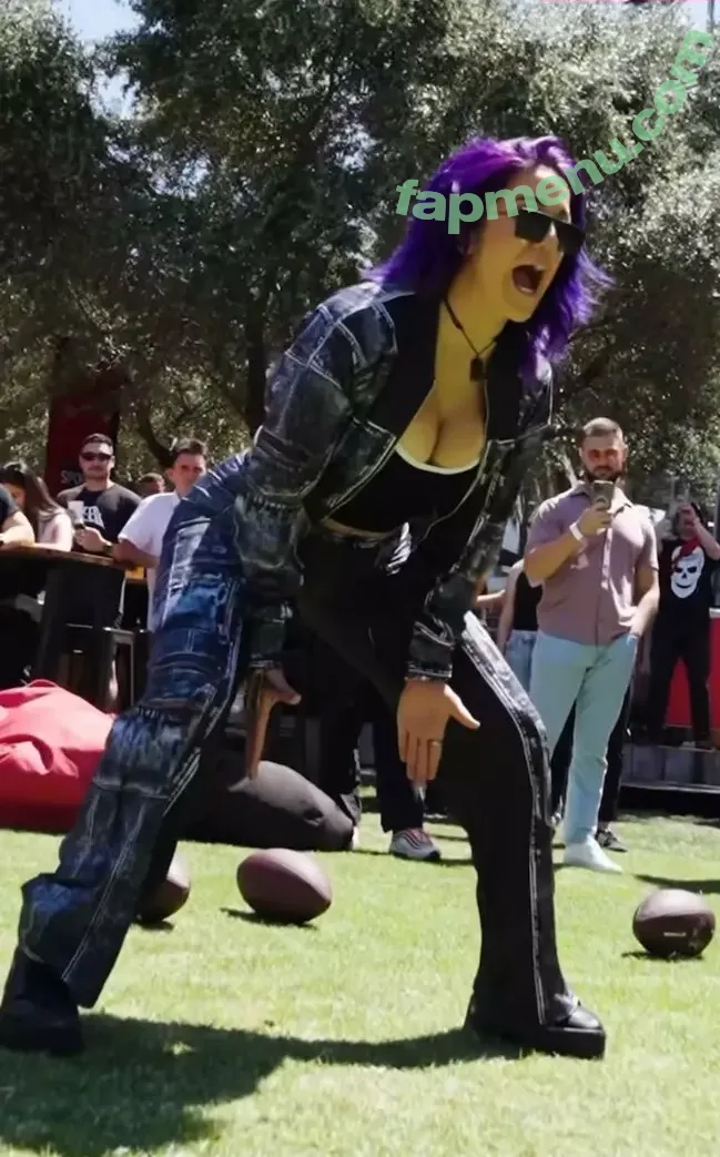 Bayley nude photo #1744 (Pamela Rose Martinez / bayley.r / itsmebayley)