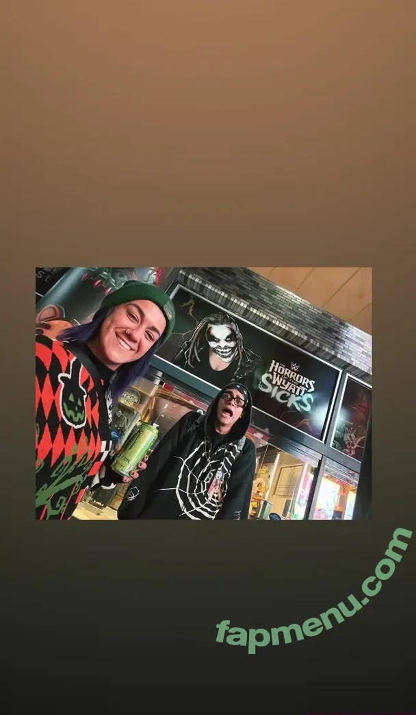 Bayley nude photo #1801 (Pamela Rose Martinez / bayley.r / itsmebayley)