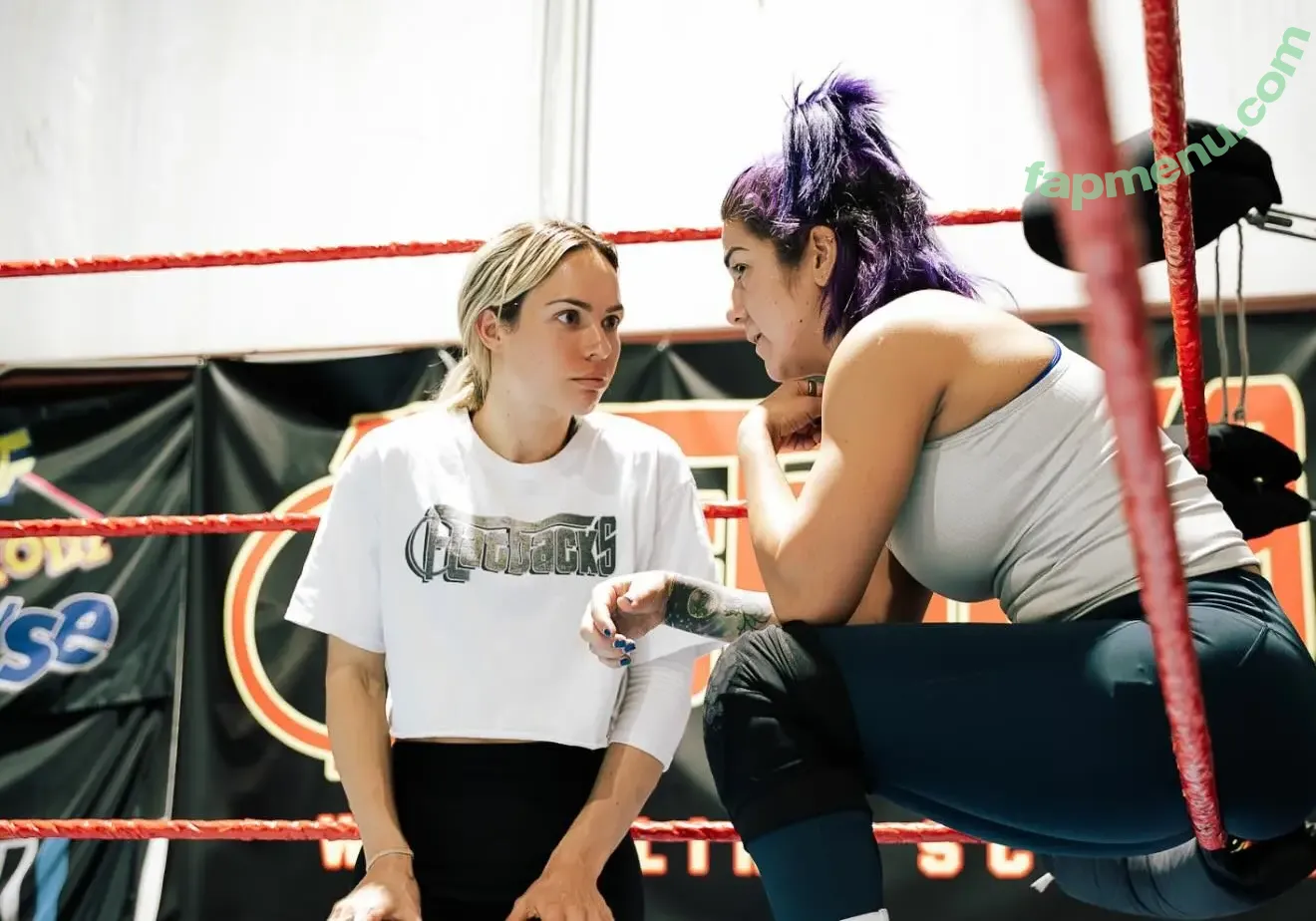 Bayley nude photo #1908 (Davina Rose / bayley.r / itsmebayley)