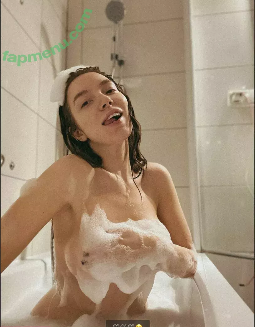 Bb_onfire nude photo #0008 (Stacy / _bb_on_fire)