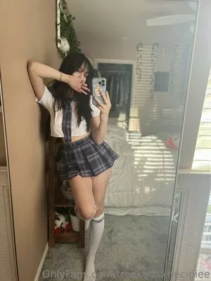 Bbaybeebirkin / beevibinn / chocoostrabieee / lilpinkiezzz / riukumabear nude photo #0043