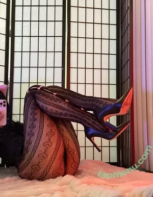 Bbaybeebirkin / beevibinn / chocoostrabieee / lilpinkiezzz / riukumabear nude photo #0098