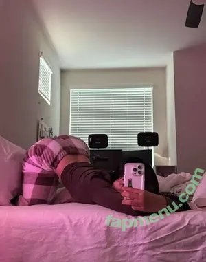 Bbaybeebirkin / beevibinn / chocoostrabieee / lilpinkiezzz / riukumabear nude photo #0305