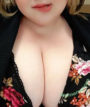 bbw_hunter_skyefree / bbw_hunter_skye nude photo #0020