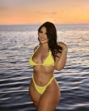 bbyg.sharon / 3xsharonx3 / bbyg._sharon / thicklilmama1 nude photo #0002