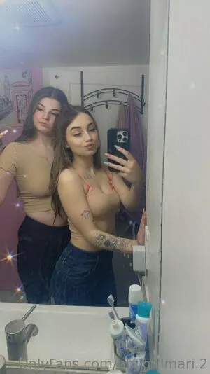 bbygirlmari.2 / bbygirllmari nude photo #0022