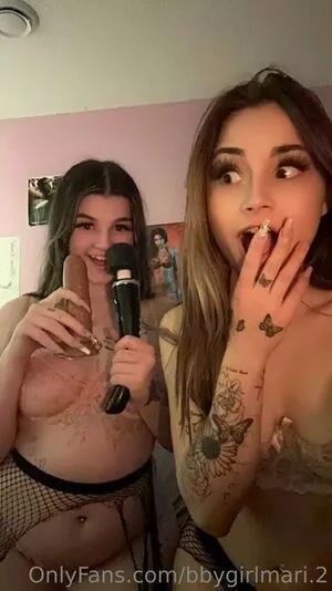 bbygirlmari.2 / bbygirllmari nude photo #0023