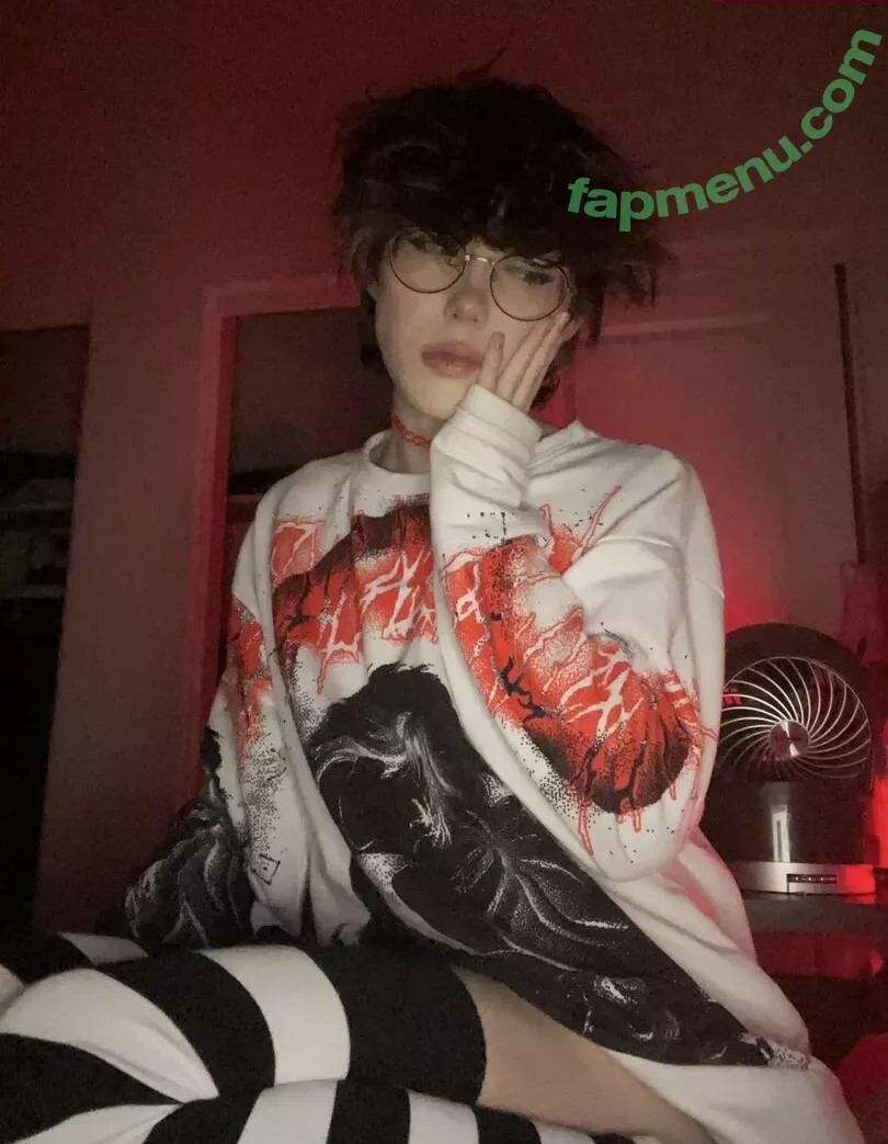 Bbykoda nude photo #0002 (bbyk0da / bbykodak)