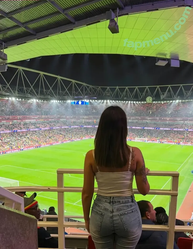 Bea Souza nude photo #0048 (bea.nfs / bea.s2.utiful)