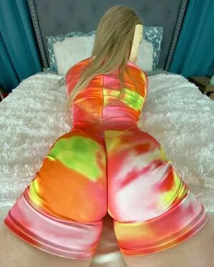 beabaad / ezzobea / msbeabaad nude photo #0010