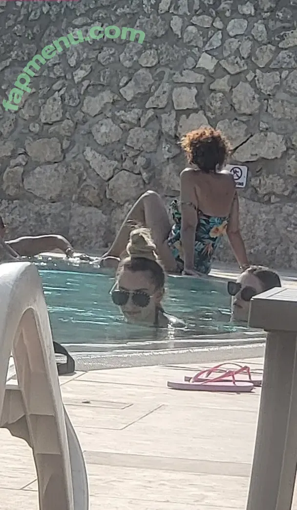 Beach nude photo #0548 (Beach)