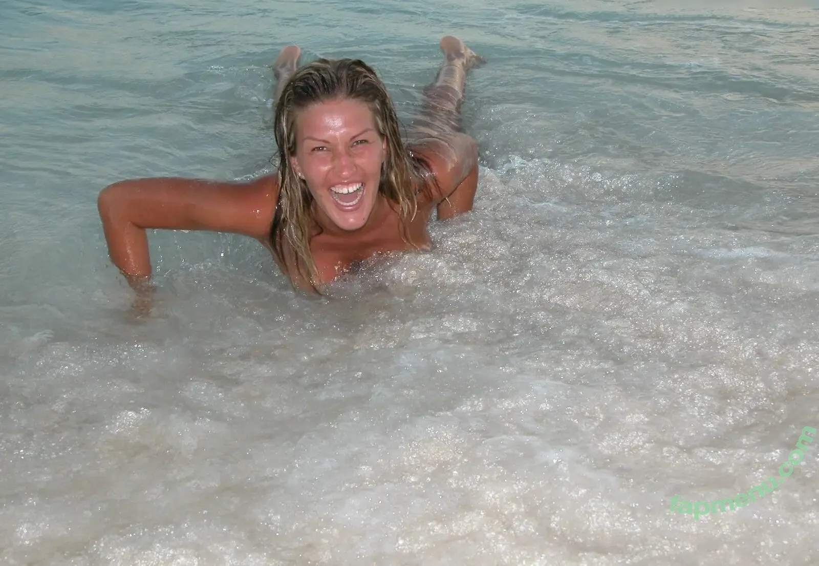 Beach nude photo #1071 (Beach)