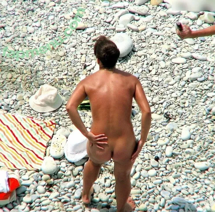 Beach nude photo #1420 (Beach)