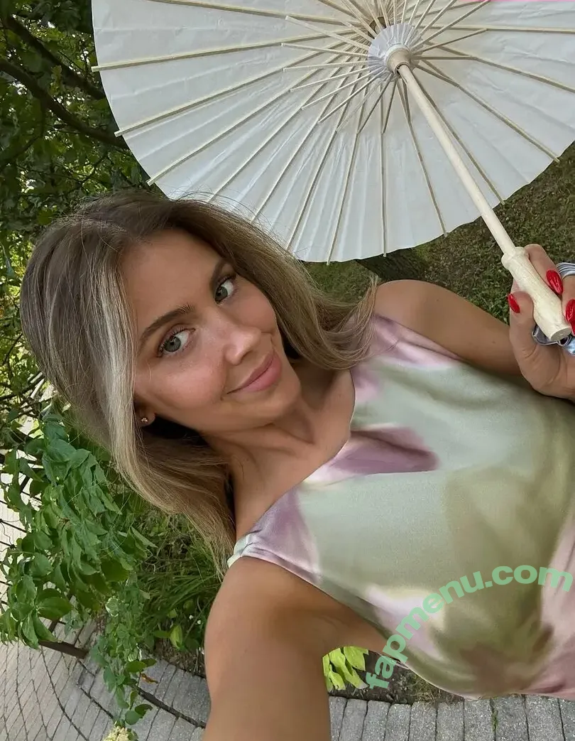 Beatrice Bouchard nude photo #0241 (beatricebouchard)