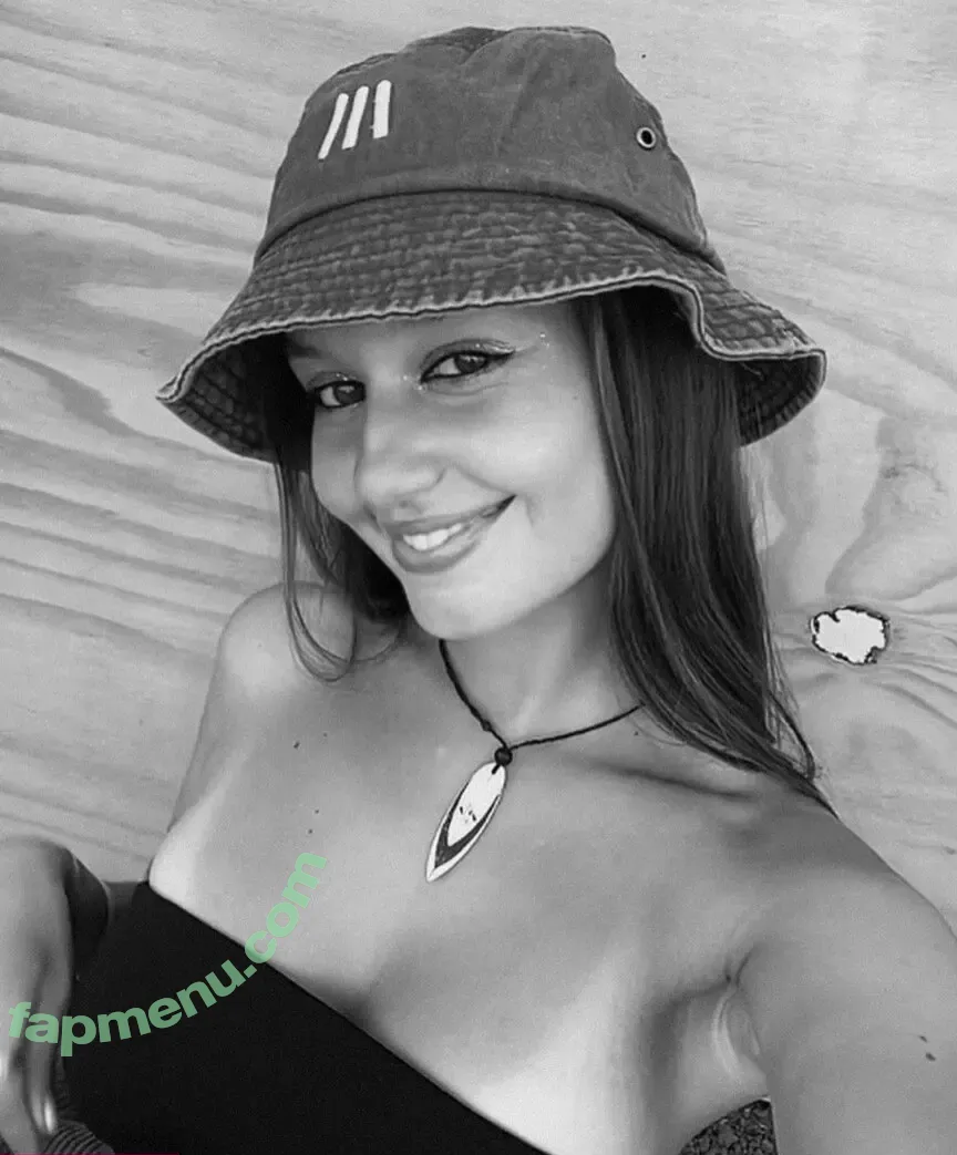 Beatriz Castilho nude photo #0048 (bfccastilho)