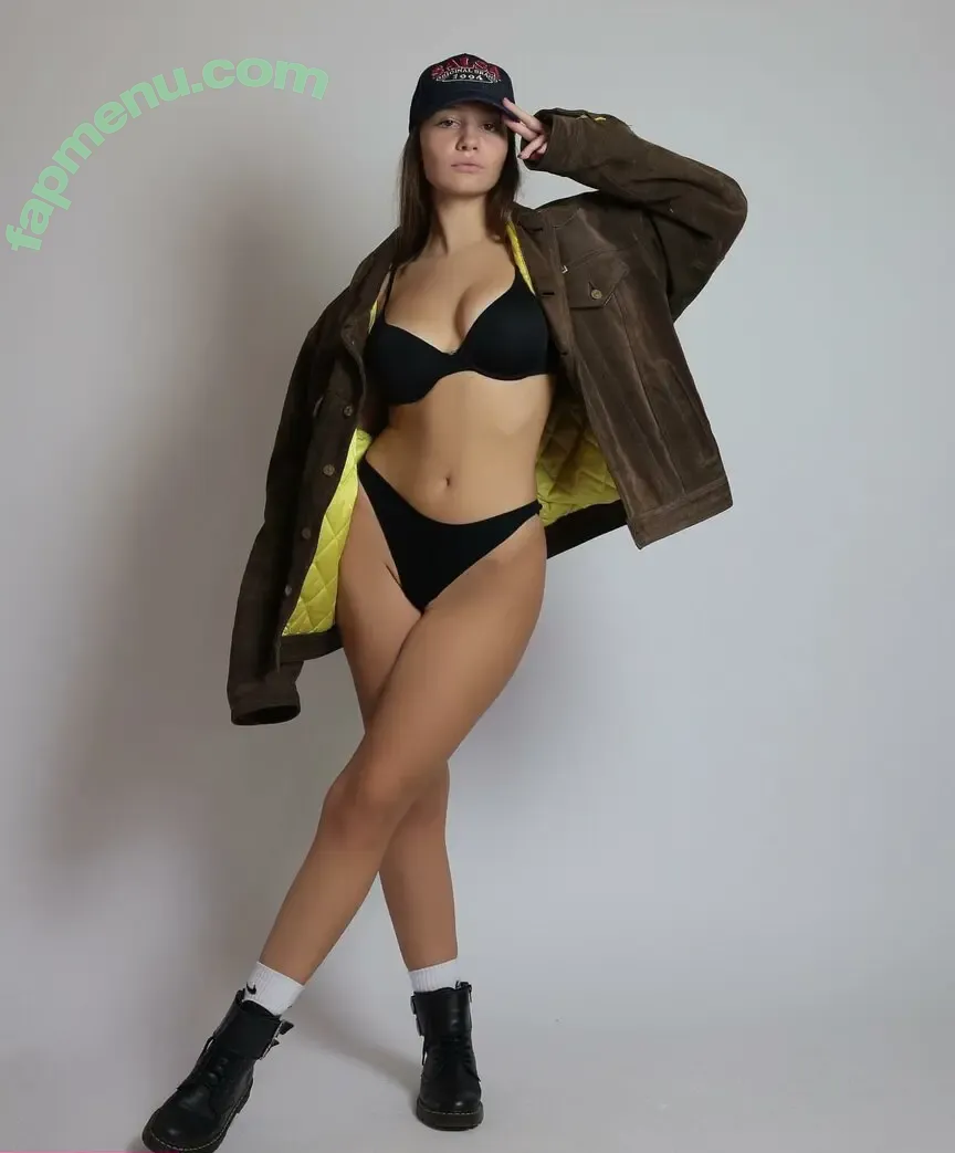 Beatriz Castilho nude photo #0061 (bfccastilho)