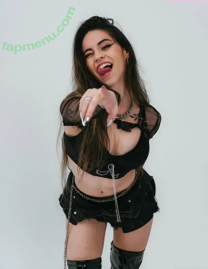Beatriz Oliveira nude photo #0040 (beaaoliveiraaa / biaaoliver)